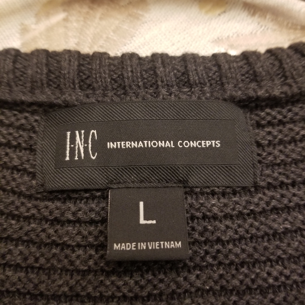 Sweater - Picture 3 of 3